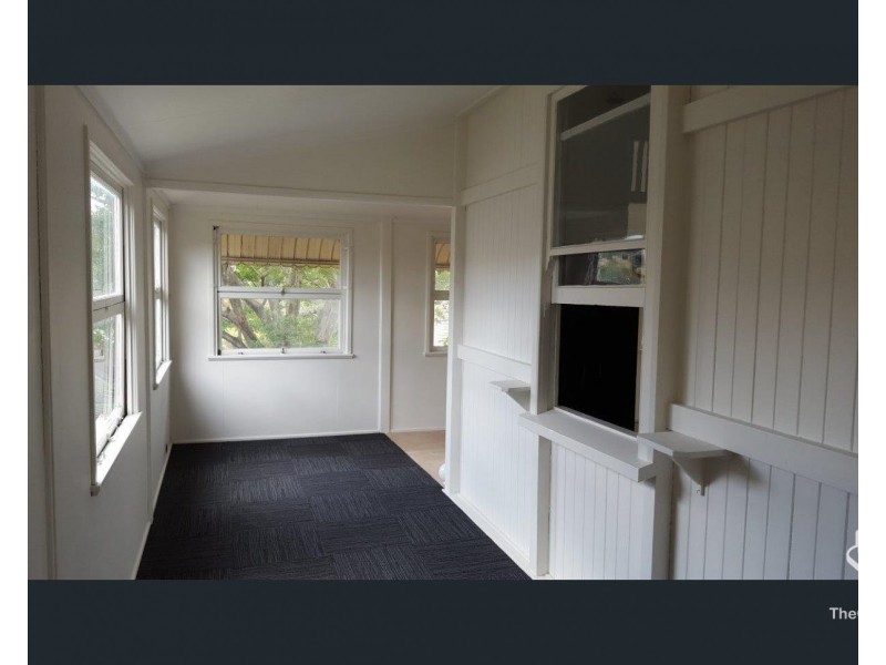 19 Railway Avenue, Indooroopilly QLD 4068