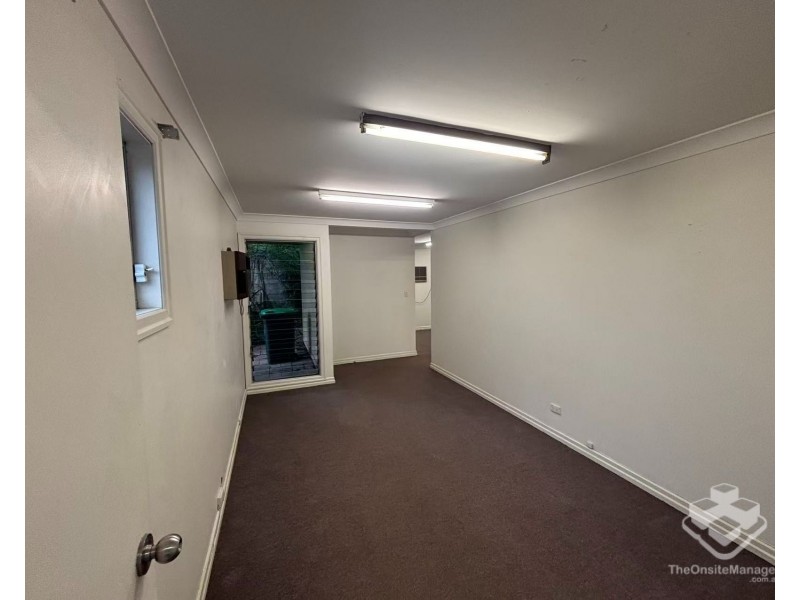 19 Railway Avenue, Indooroopilly QLD 4068