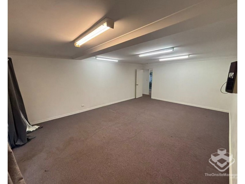 19 Railway Avenue, Indooroopilly QLD 4068