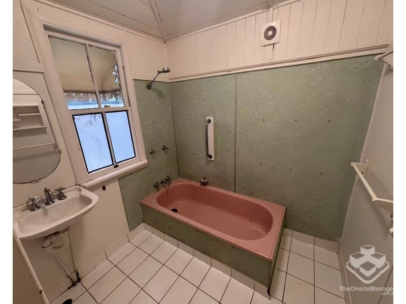 19 Railway Avenue, Indooroopilly QLD 4068