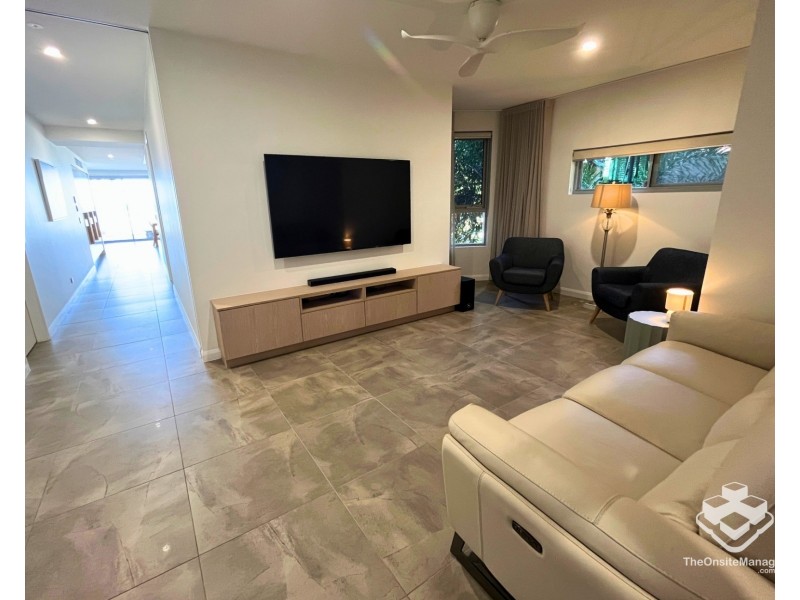 2/810 Pacific Parade, Currumbin QLD 4223