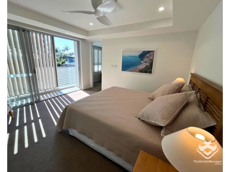 2/810 Pacific Parade, Currumbin QLD 4223
