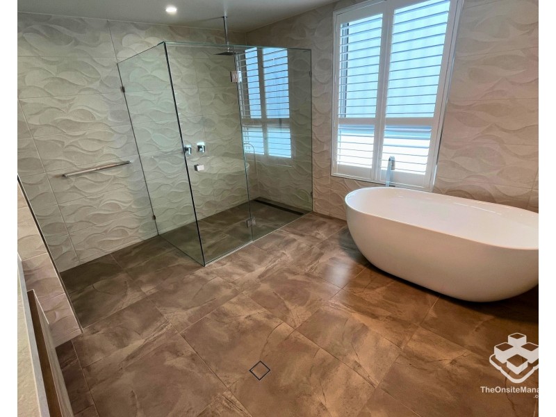 2/810 Pacific Parade, Currumbin QLD 4223