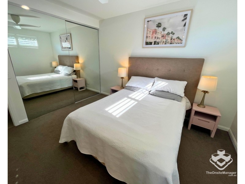 2/810 Pacific Parade, Currumbin QLD 4223