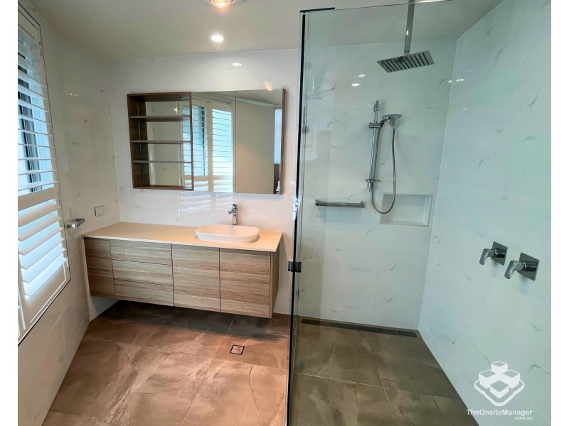 2/810 Pacific Parade, Currumbin QLD 4223