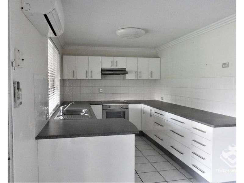 2 Blackthorn Crescent, Shailer Park QLD 4128