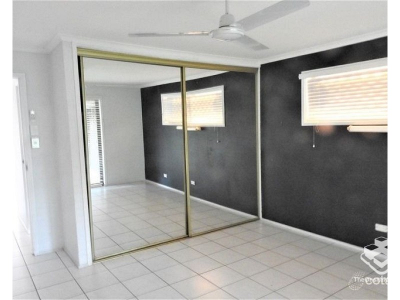2 Blackthorn Crescent, Shailer Park QLD 4128