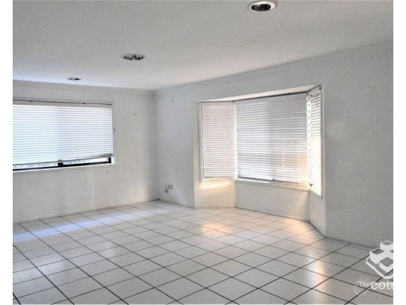 2 Blackthorn Crescent, Shailer Park QLD 4128