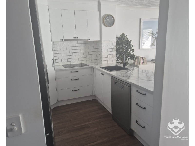 ID:21181910/1880 Gold Coast Highway, Burleigh Heads QLD 4220