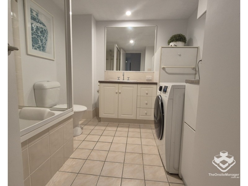 ID:21181910/1880 Gold Coast Highway, Burleigh Heads QLD 4220