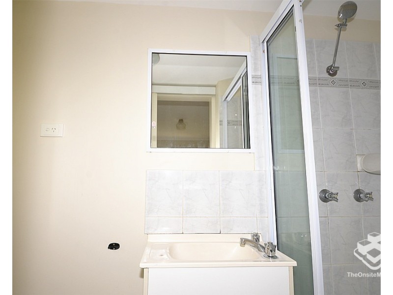 4/169 Sir Fred Schonell Drive, St Lucia QLD 4067