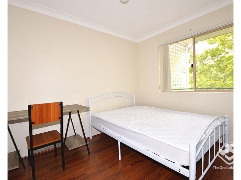 4/169 Sir Fred Schonell Drive, St Lucia QLD 4067