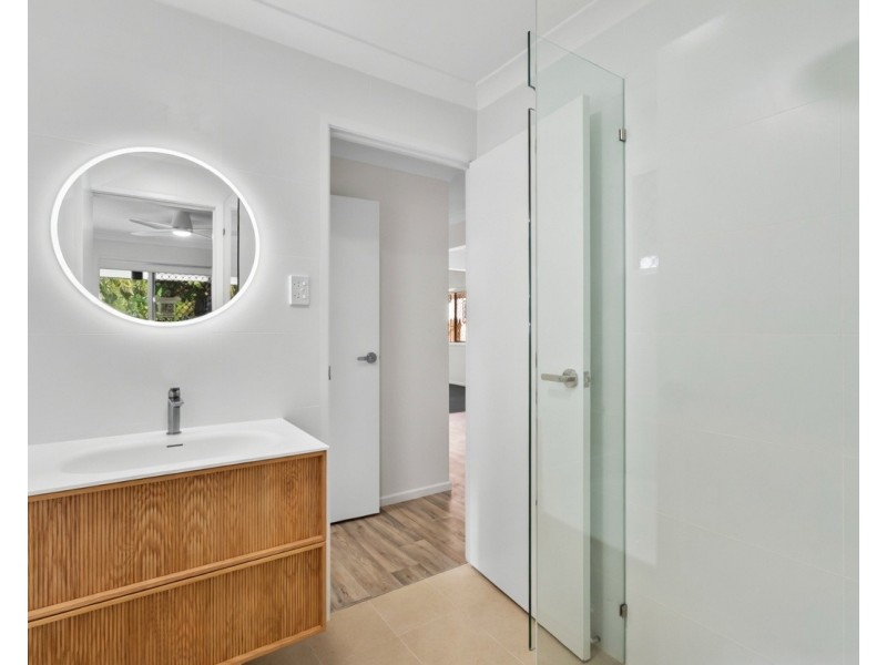 33 Dover Road, Margate QLD 4019
