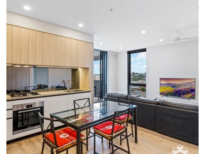 11008/19 Wilson Street, West End QLD 4810