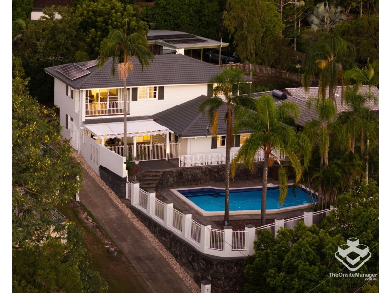 11 Boblynne Street, Chapel Hill QLD 4069