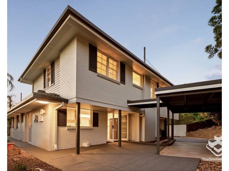 11 Boblynne Street, Chapel Hill QLD 4069
