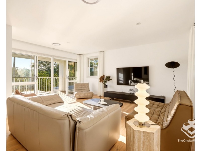 11 Boblynne Street, Chapel Hill QLD 4069