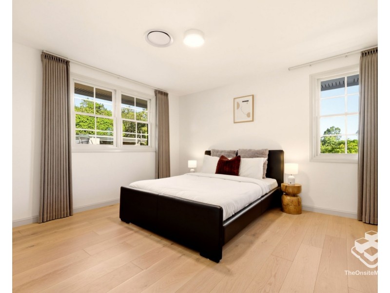 11 Boblynne Street, Chapel Hill QLD 4069