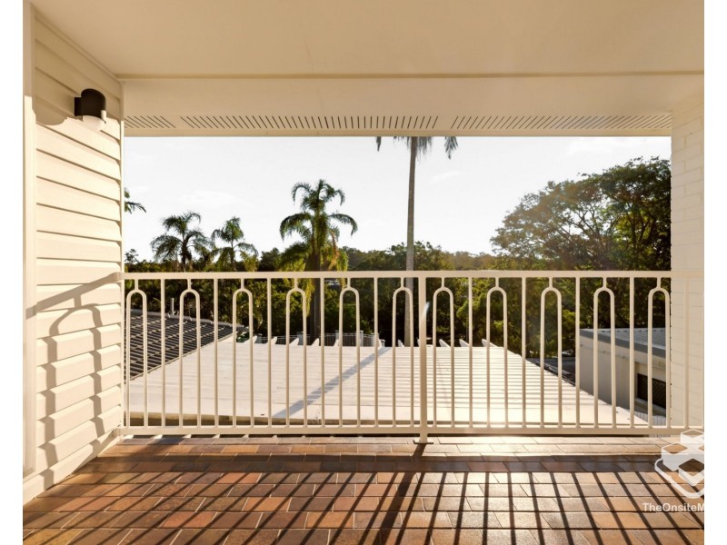 11 Boblynne Street, Chapel Hill QLD 4069