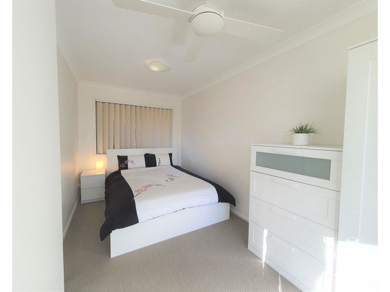 6 Crestridge Crescent, Oxenford QLD 4210