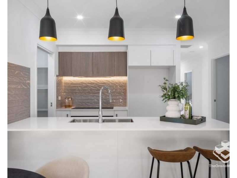 70 Redcomb Drive, Park Ridge QLD 4125