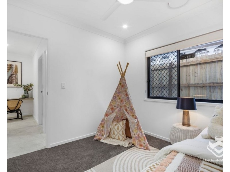 70 Redcomb Drive, Park Ridge QLD 4125