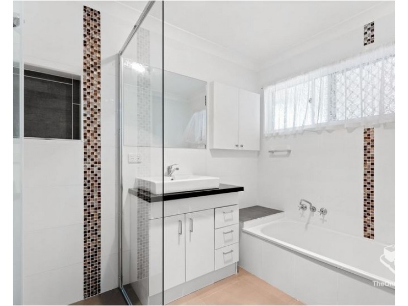 48 Sweetgum Street, Hillcrest QLD 4118