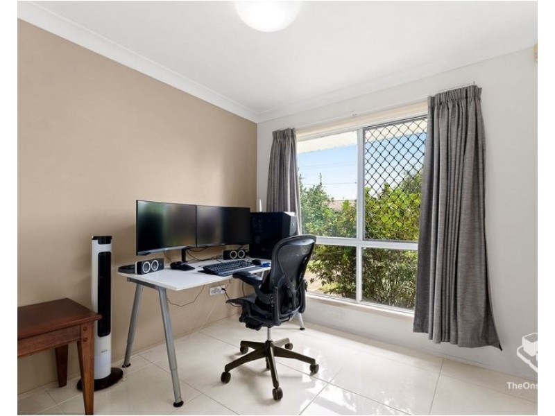 48 Sweetgum Street, Hillcrest QLD 4118