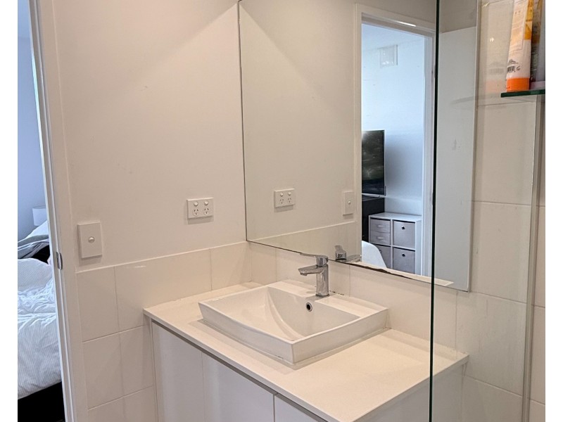 ID:21182983/1-7 Waterford Court Waterford Court, Bundall QLD 4217