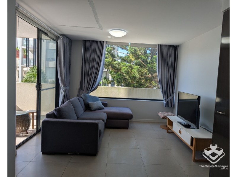 4/43 Lenneberg Street, Southport QLD 4215