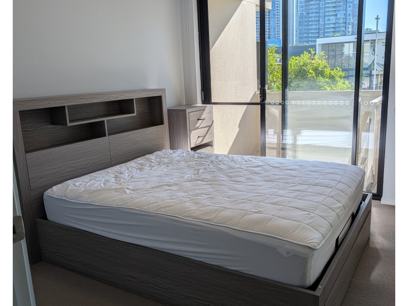 4/43 Lenneberg Street, Southport QLD 4215
