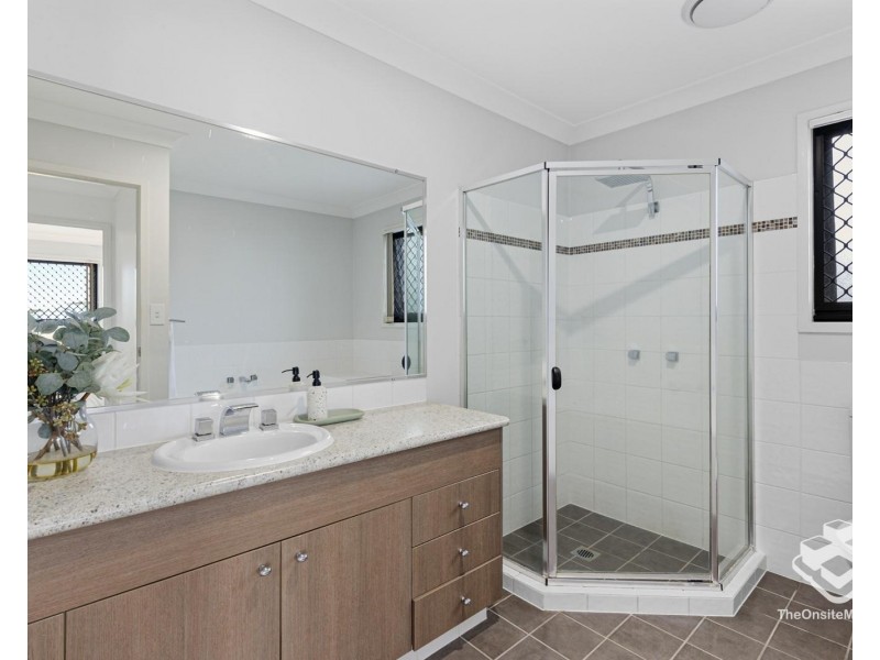 1/2 Palma Crescent, Varsity Lakes QLD 4227