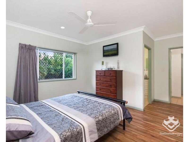 2 Russellia Street, Redlynch QLD 4870