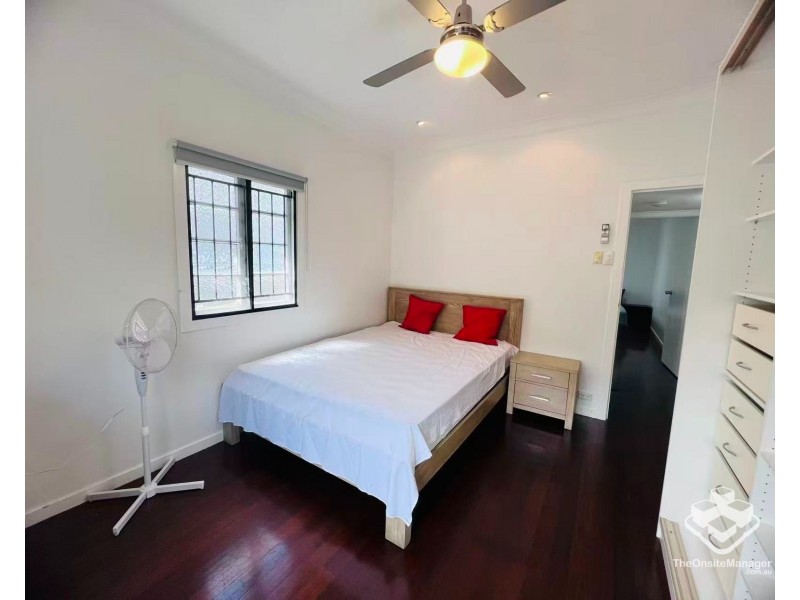 26 Rokeby Terrace, Taringa QLD 4068