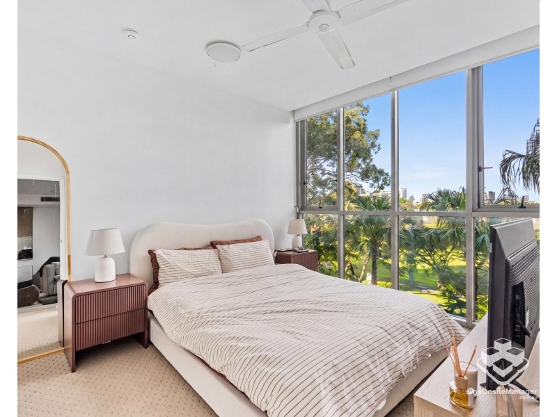 301/17 Bath Street, Labrador QLD 4215