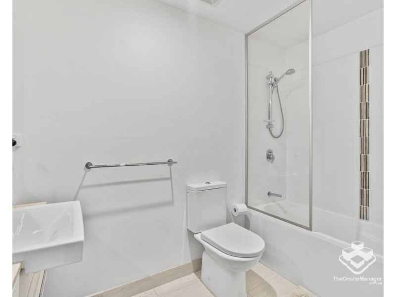 301/17 Bath Street, Labrador QLD 4215