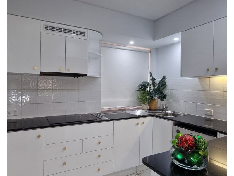 17/76-80 Chichester Drive, Arundel QLD 4214