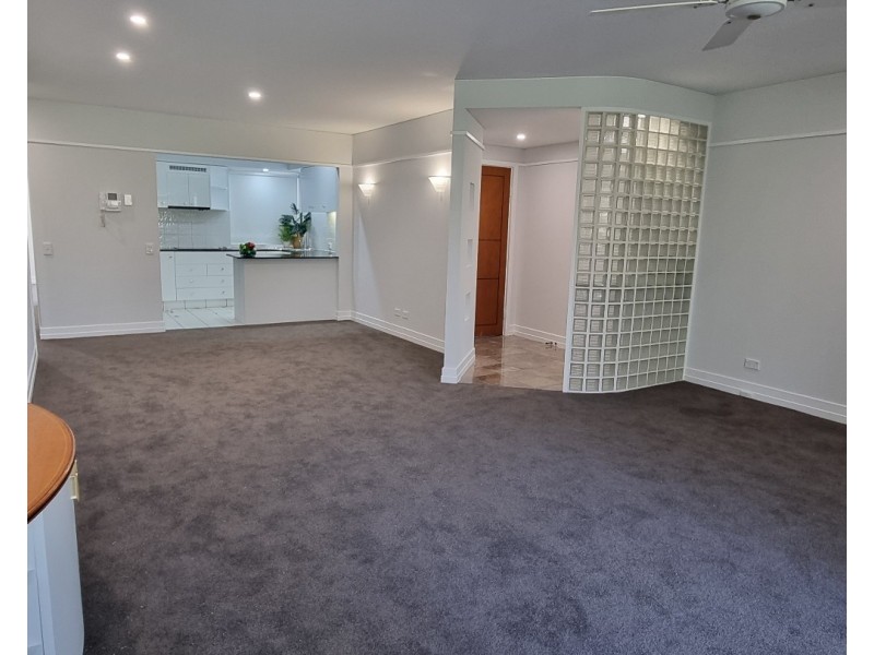 17/76-80 Chichester Drive, Arundel QLD 4214