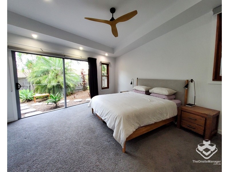 7 The Glen, Southport QLD 4215