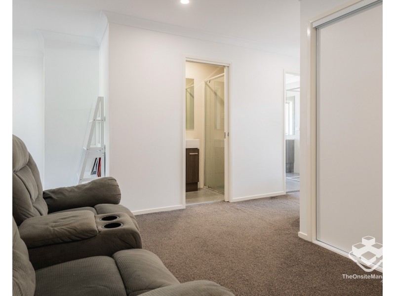 85 Pohlman Street, Southport QLD 4215