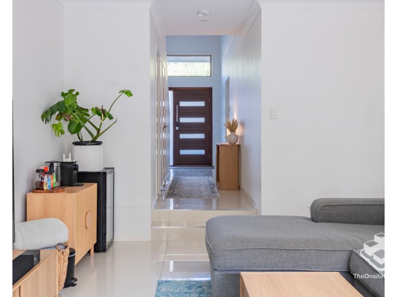85 Pohlman Street, Southport QLD 4215