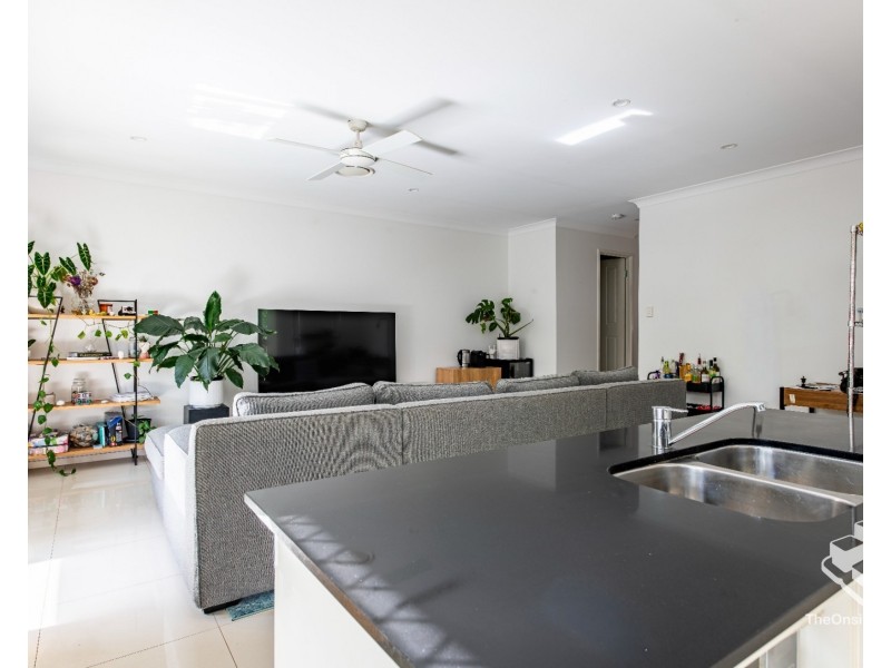 85 Pohlman Street, Southport QLD 4215