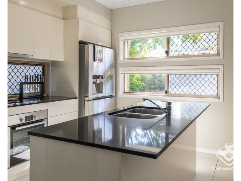 85 Pohlman Street, Southport QLD 4215