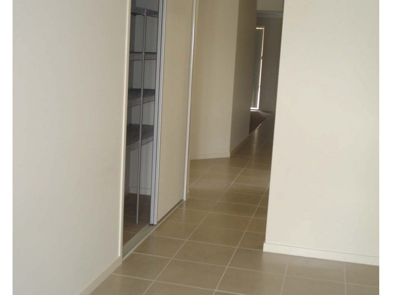 38 Valentine Circuit, Augustine Heights QLD 4300