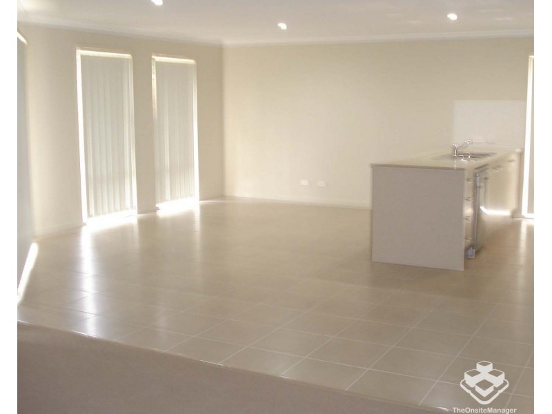38 Valentine Circuit, Augustine Heights QLD 4300