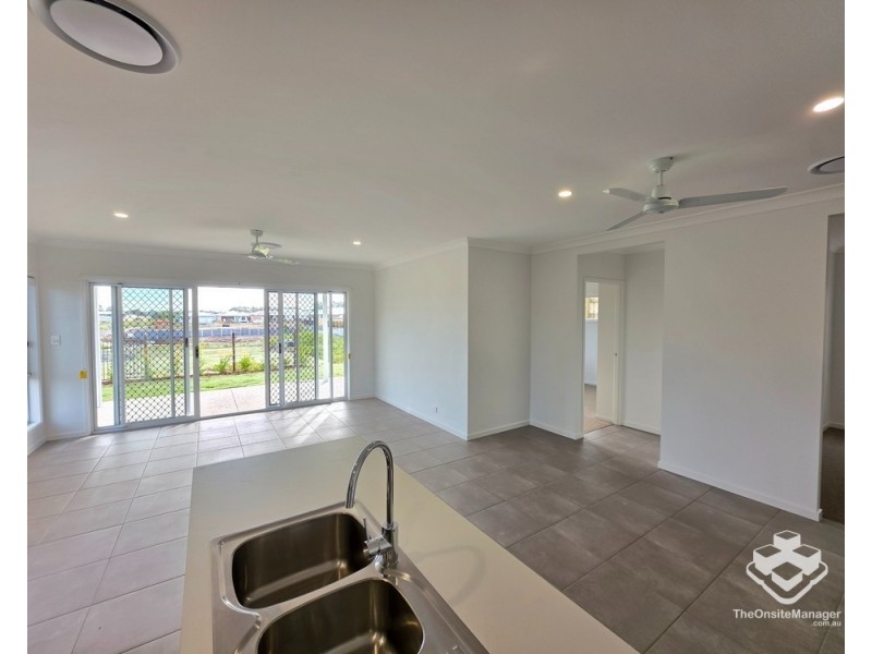 16 SAGO ROAD, Park Ridge QLD 4125