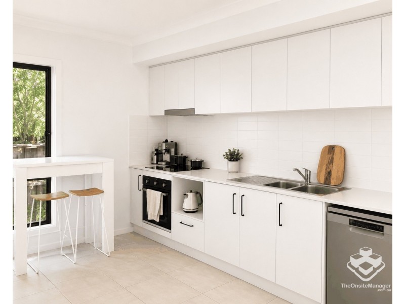 102 Heeb Street, Benowa QLD 4217