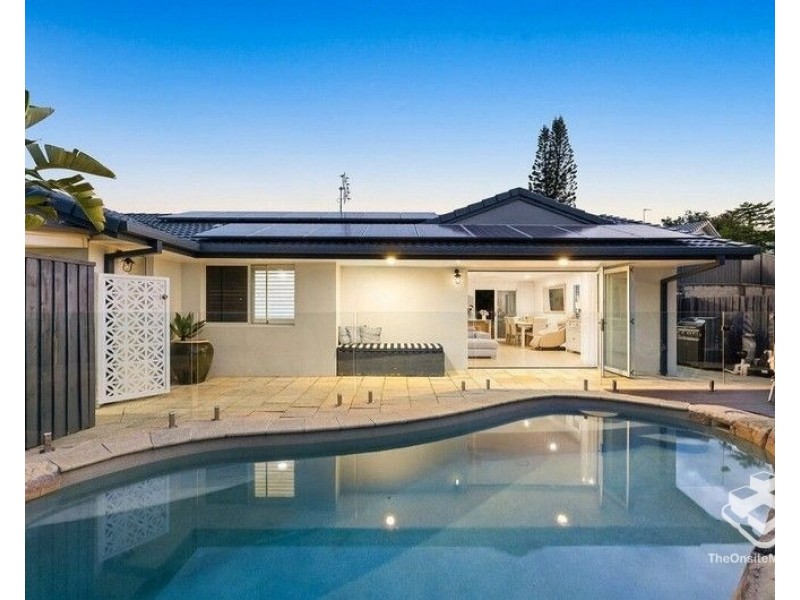6 Karrinyup Place, Robina QLD 4226