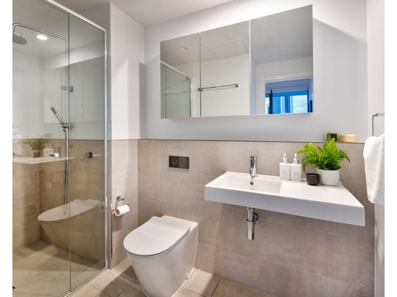 ID:21184344/266 Stanhill Drive, Surfers Paradise QLD 4217