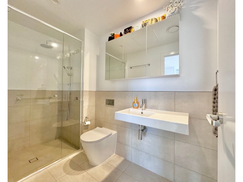 ID:21184344/266 Stanhill Drive, Surfers Paradise QLD 4217